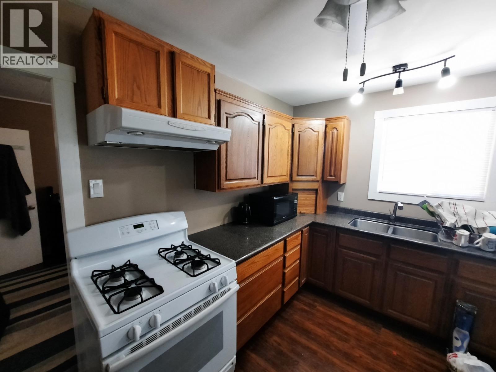 3601 31 Street - 33