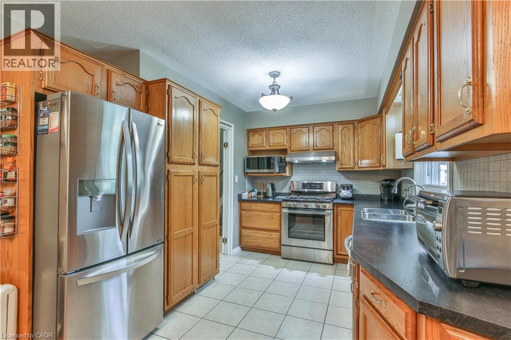 4 HIGHLAND Drive - Image 12