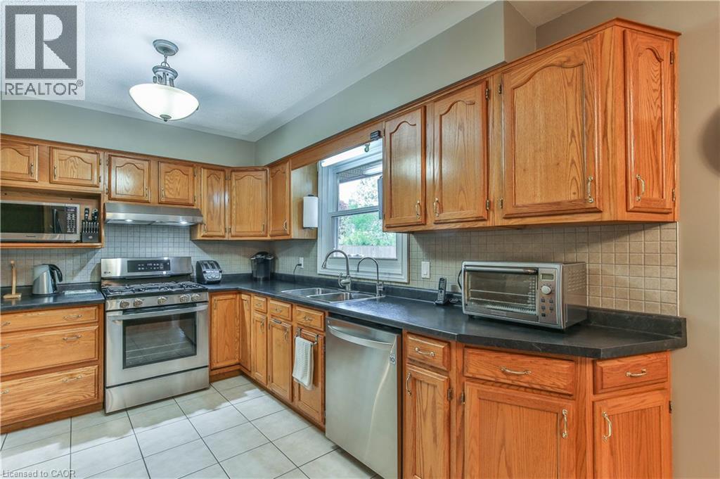 4 HIGHLAND Drive - Image 13