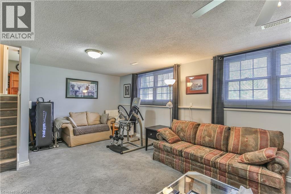 4 HIGHLAND Drive - 28