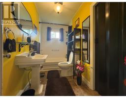 914 Main Street thumbnail 10