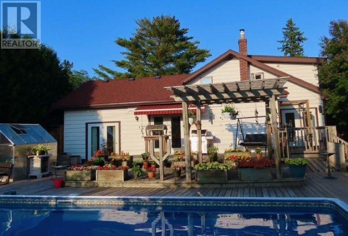 327 Brunswick Street S - 41