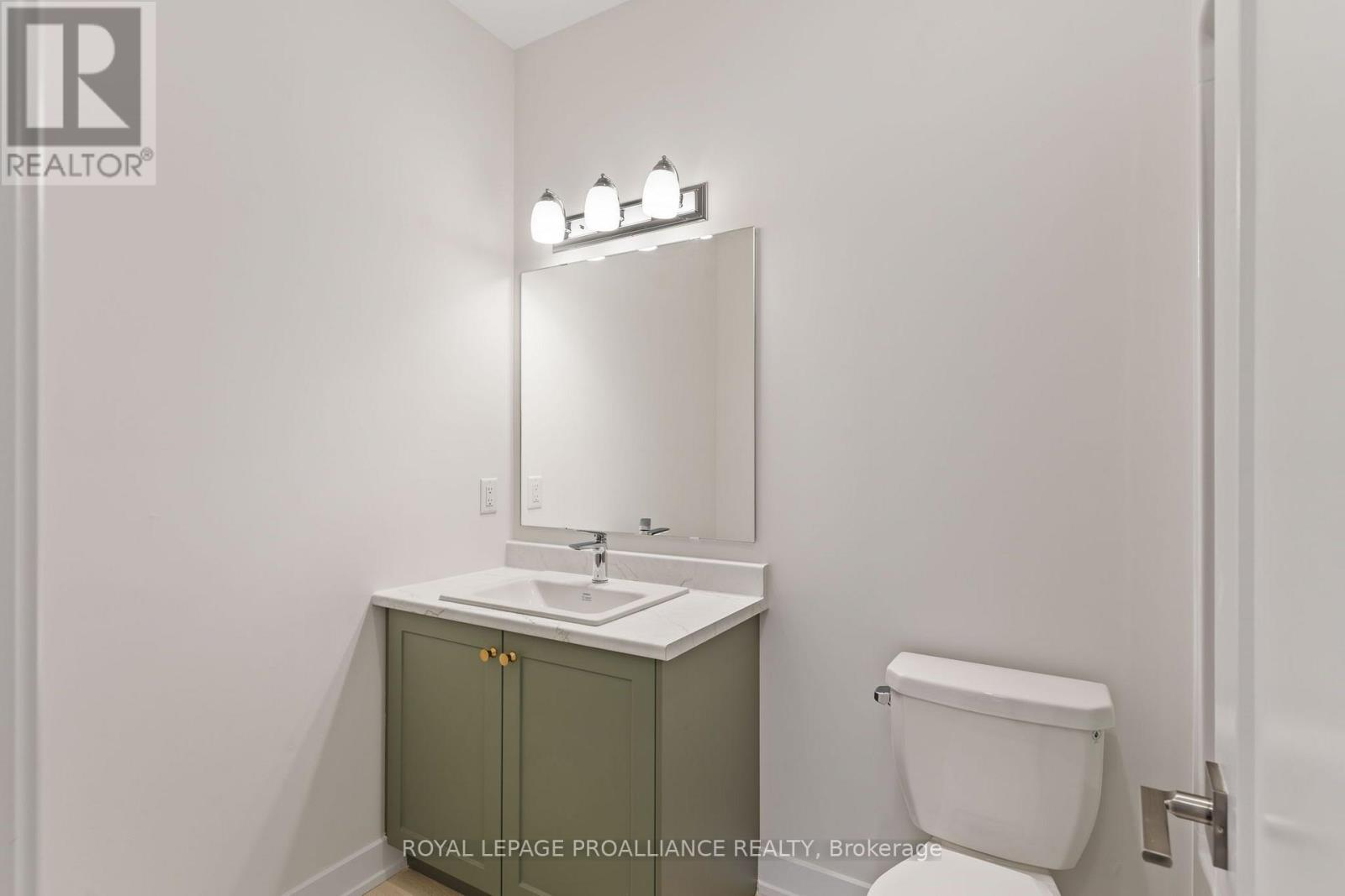 1086 MOORE STREET - Image 16
