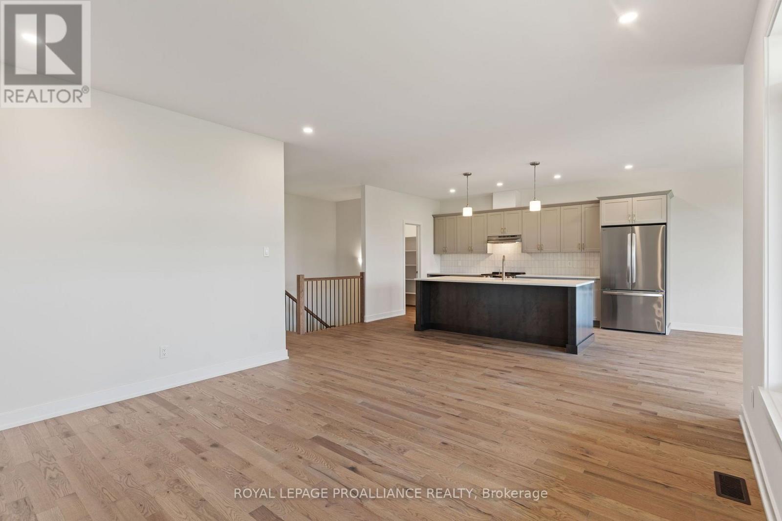1086 MOORE STREET - Image 36