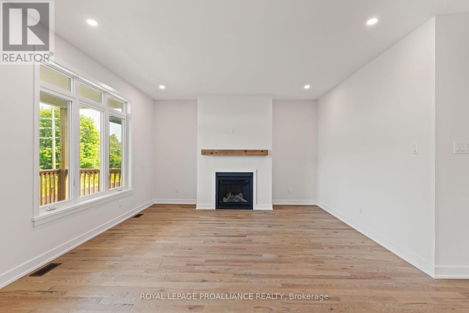 1086 MOORE STREET - Image 37