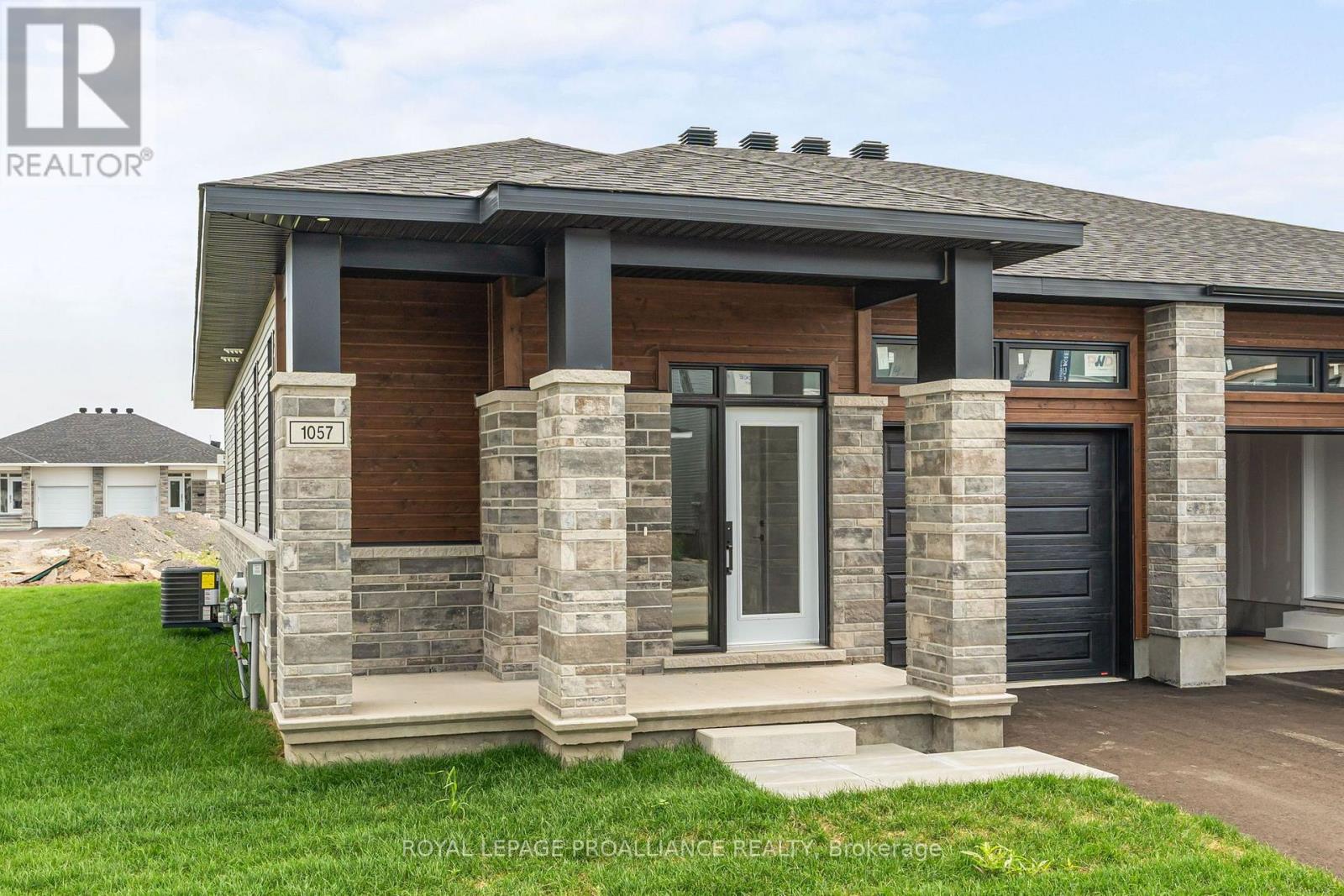 1057 MOORE STREET - 2