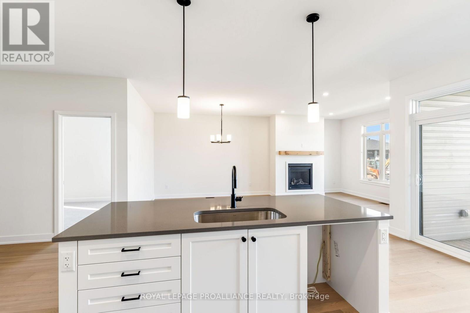1057 MOORE STREET - Image 27