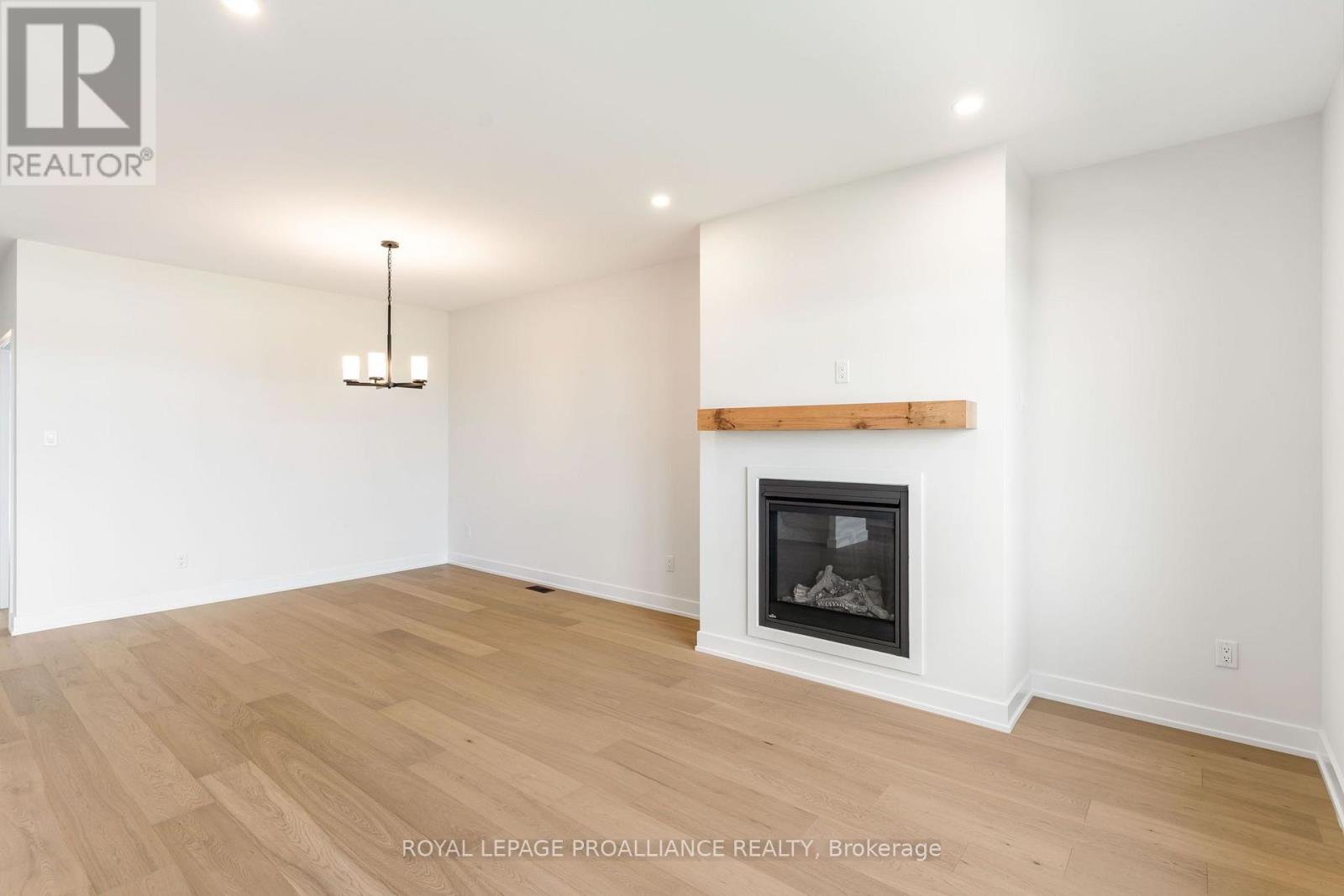 1057 MOORE STREET - 32