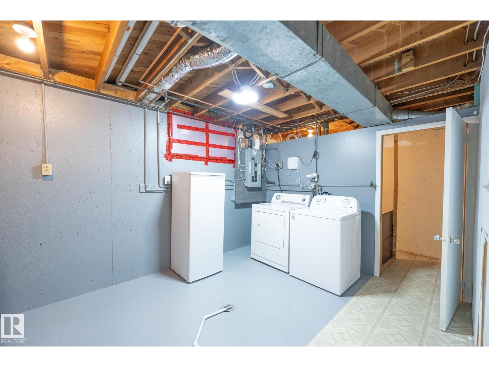 13309 85 Street NW - Photo 30