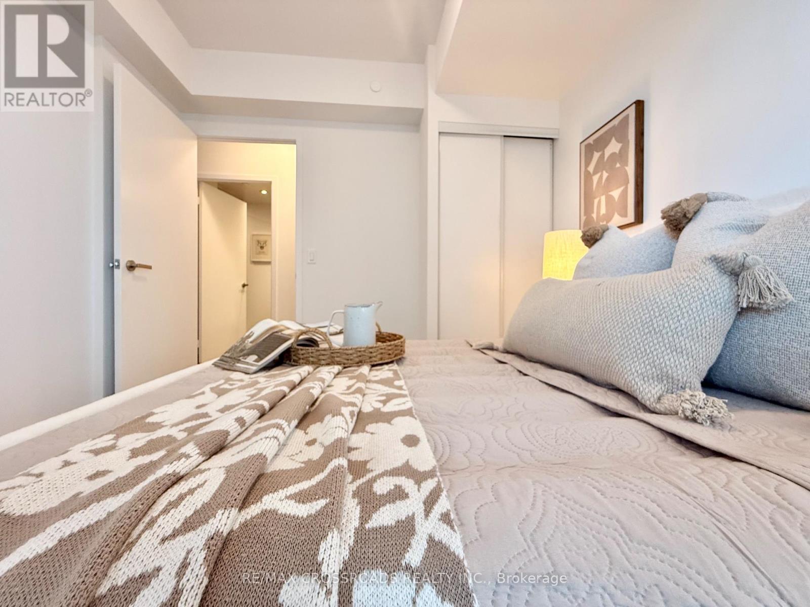 #2301 195 REDPATH AVENUE - 13