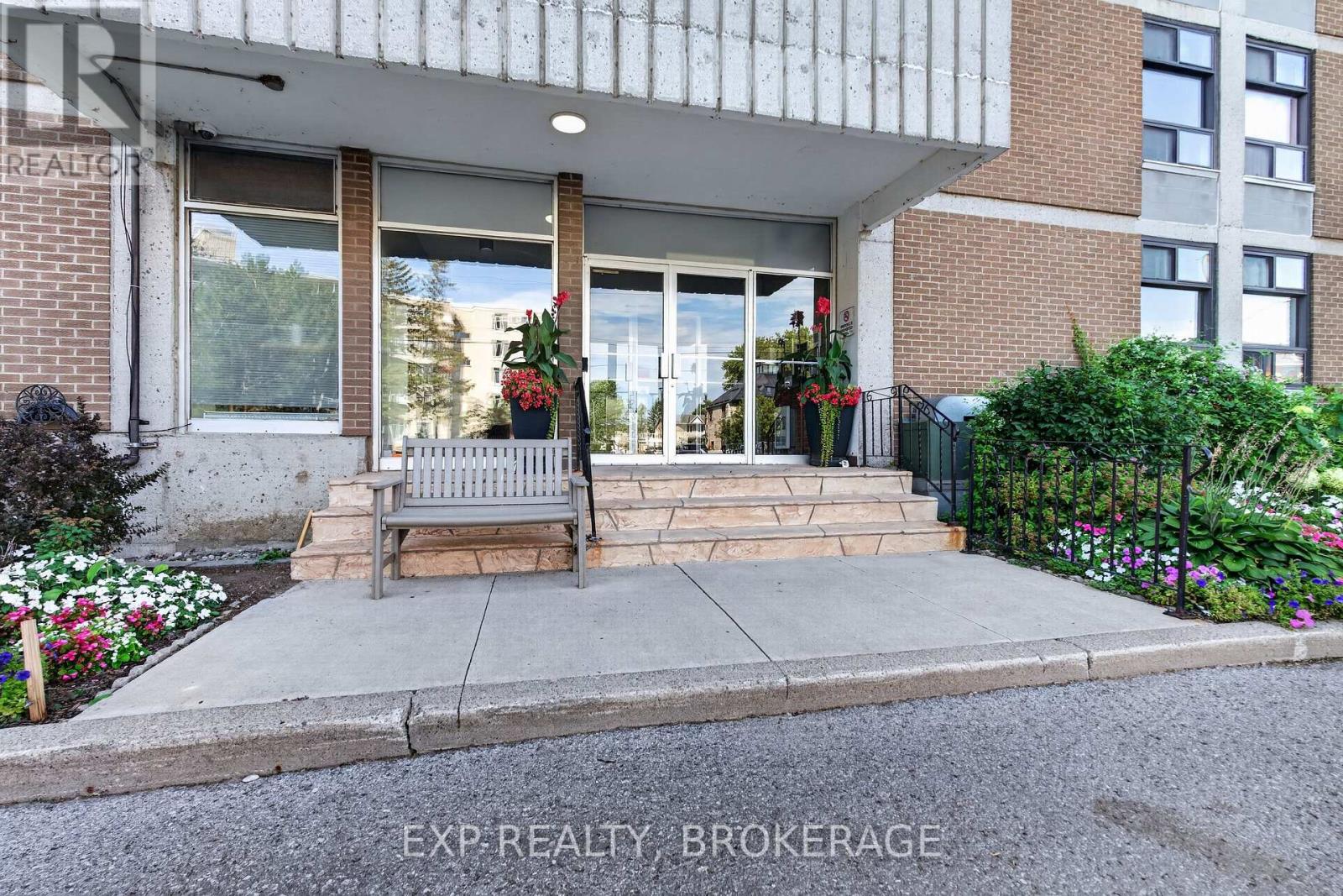 #202 2 MOWAT AVENUE - 27