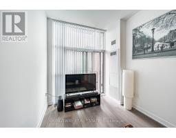 203 - 38 Honeycrisp Crescent, Vaughan, ON L4K0M7 Photo 15