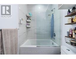203 - 38 Honeycrisp Crescent, Vaughan, ON L4K0M7 Photo 20