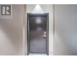 203 - 38 Honeycrisp Crescent, Vaughan, ON L4K0M7 Photo 6