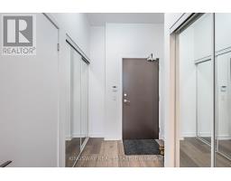 203 - 38 Honeycrisp Crescent, Vaughan, ON L4K0M7 Photo 7