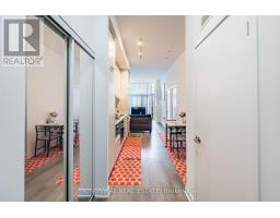 203 - 38 Honeycrisp Crescent, Vaughan, ON L4K0M7 Photo 8