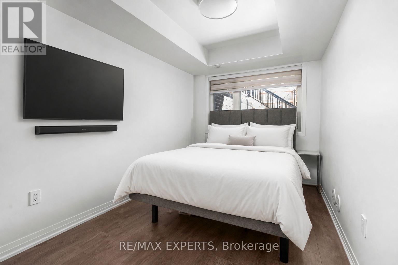 #1 142 WILLIAM DUNCAN ROAD - 18