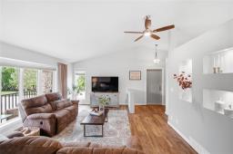 Family room - 1655 Krahn Road, St Adolphe, MB R5A1A1 Photo 7