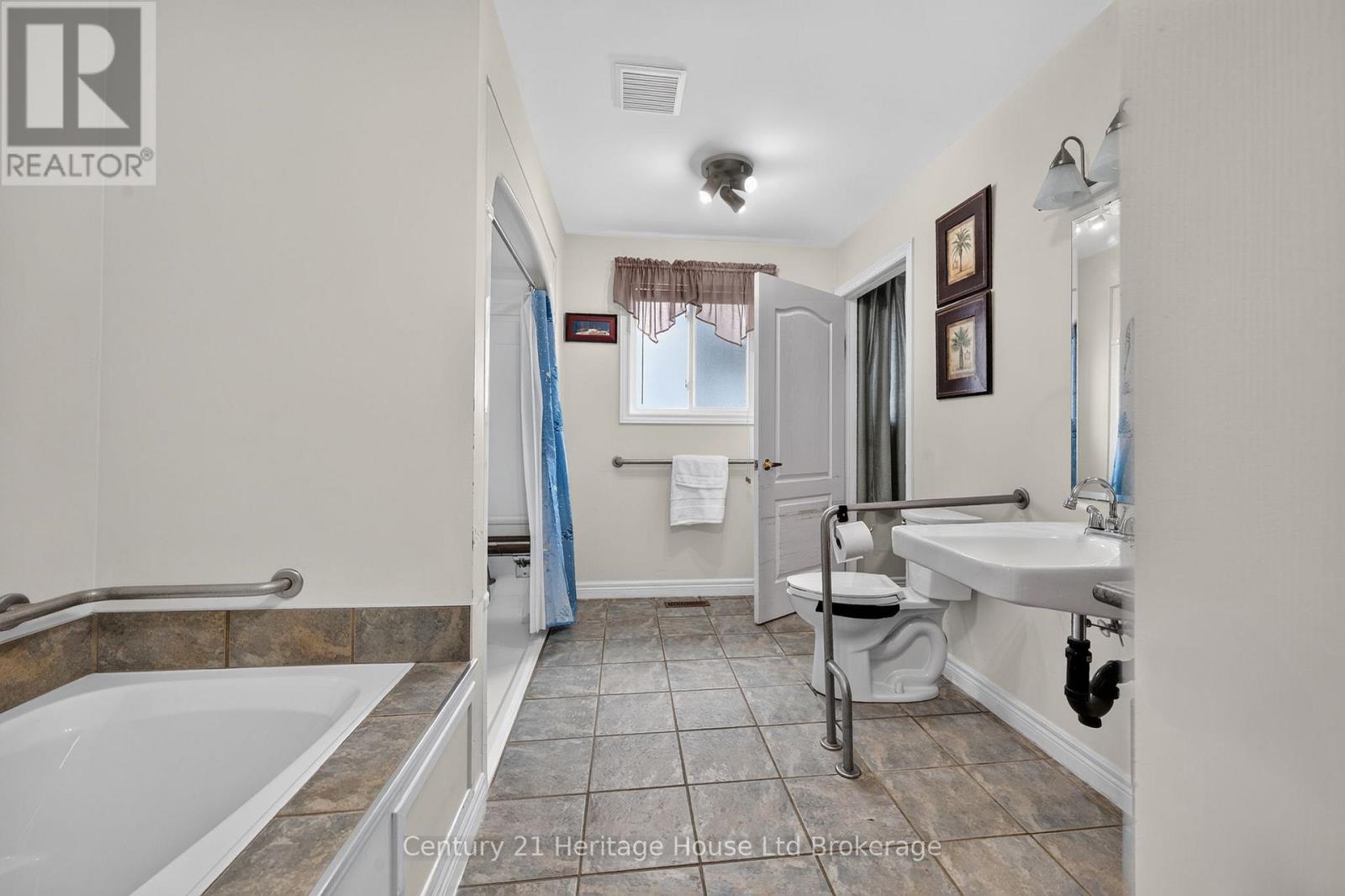 26 PEACH STREET - Image 14