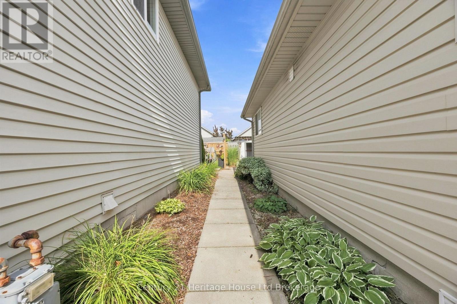 26 PEACH STREET - 21