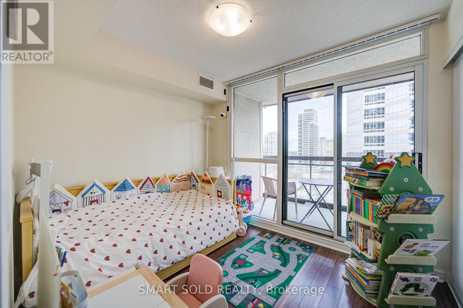 #1512 18 PARKVIEW AVENUE - 10
