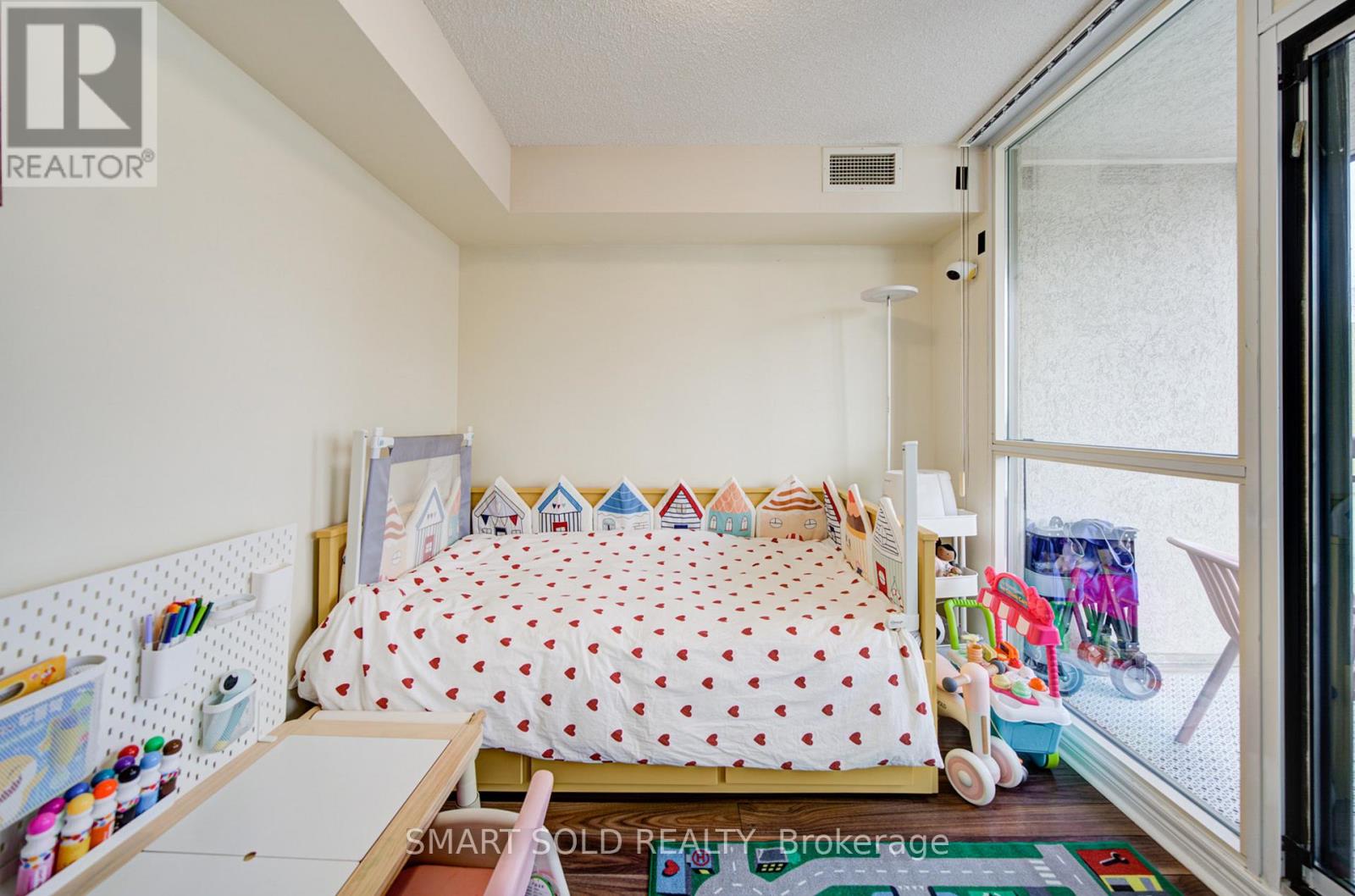 #1512 18 PARKVIEW AVENUE - 11