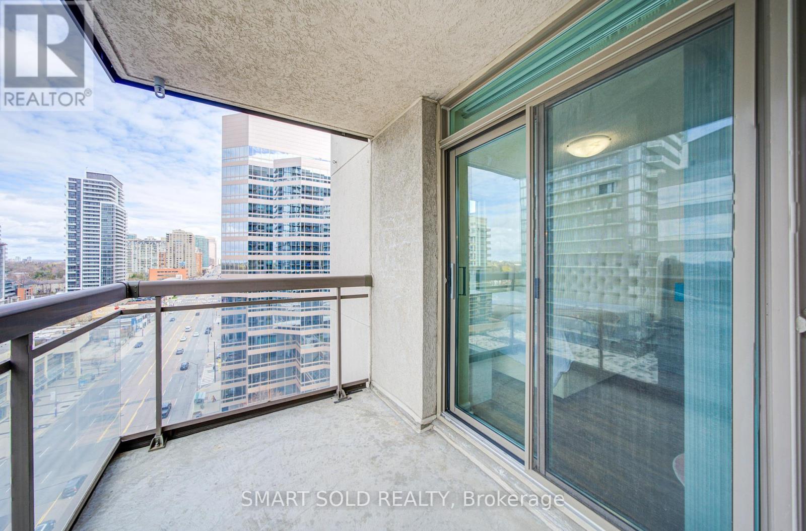#1512 18 PARKVIEW AVENUE - 17