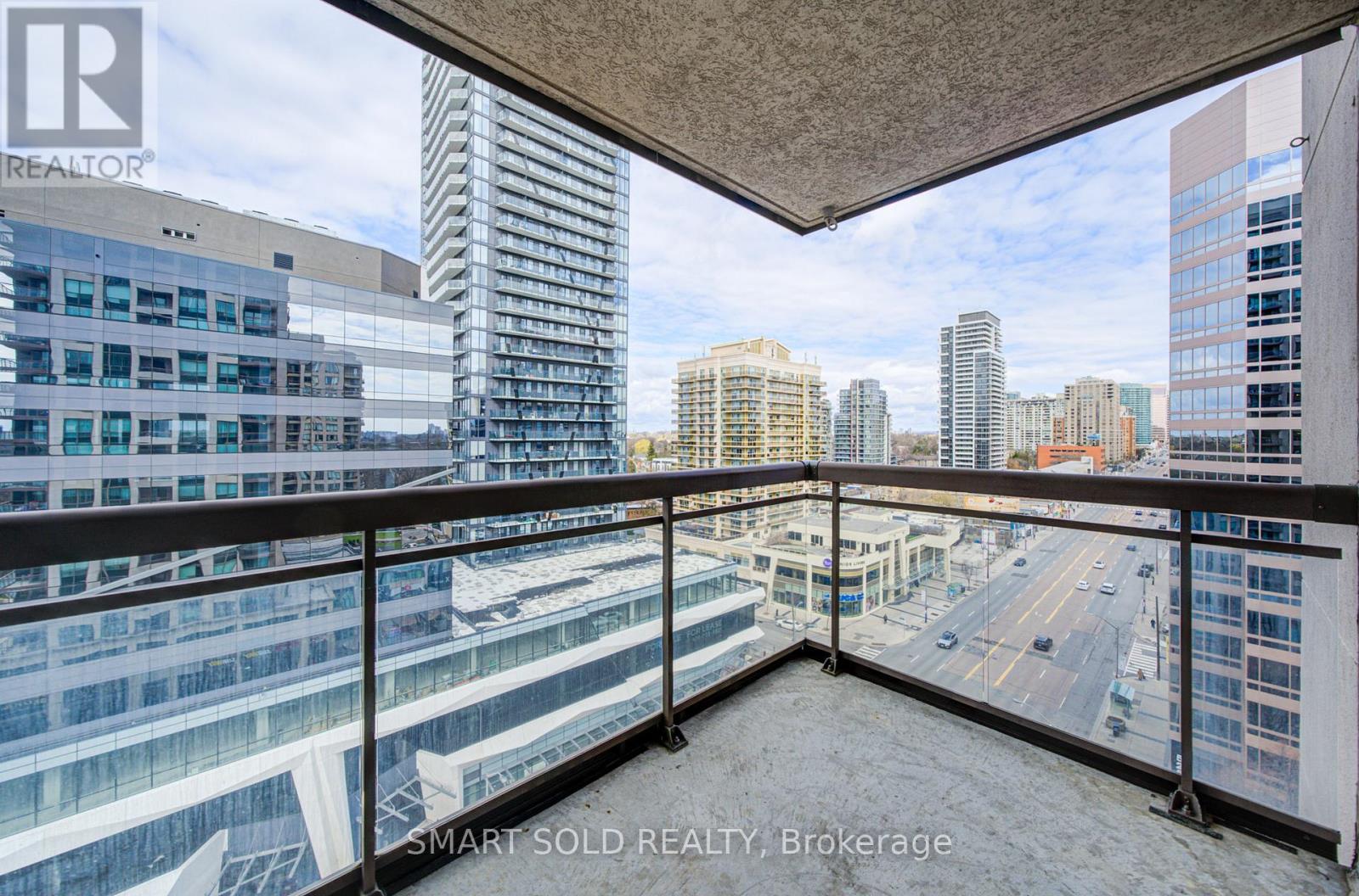 #1512 18 PARKVIEW AVENUE - 18