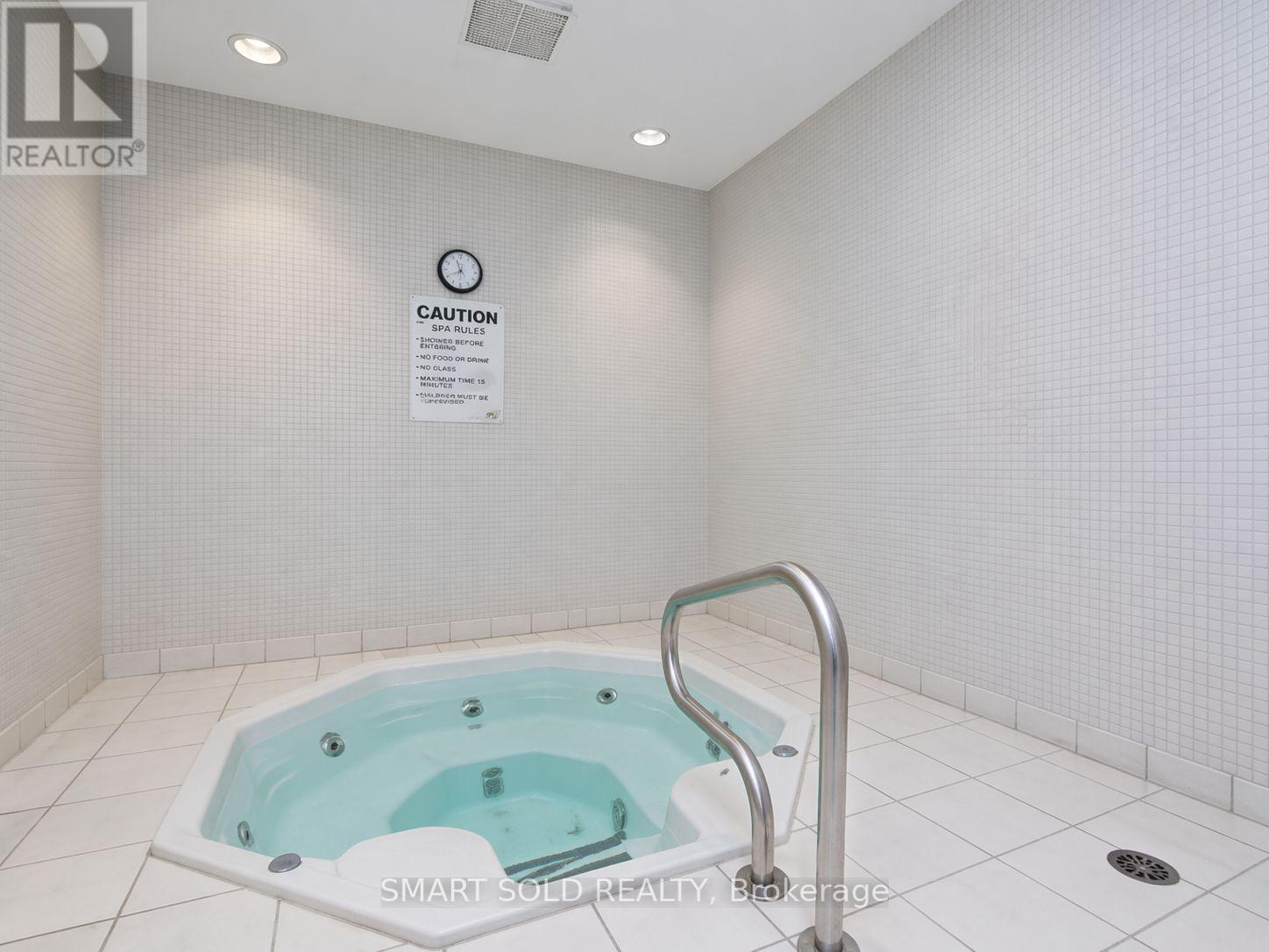 #1512 18 PARKVIEW AVENUE - 22
