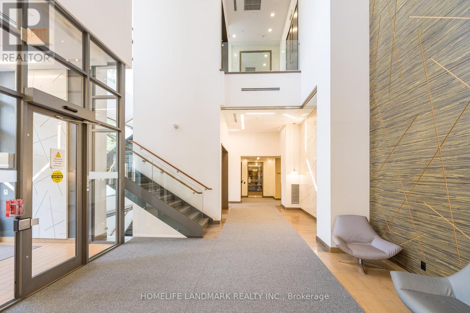 #325-PH9 325 SOUTH PARK ROAD - 19
