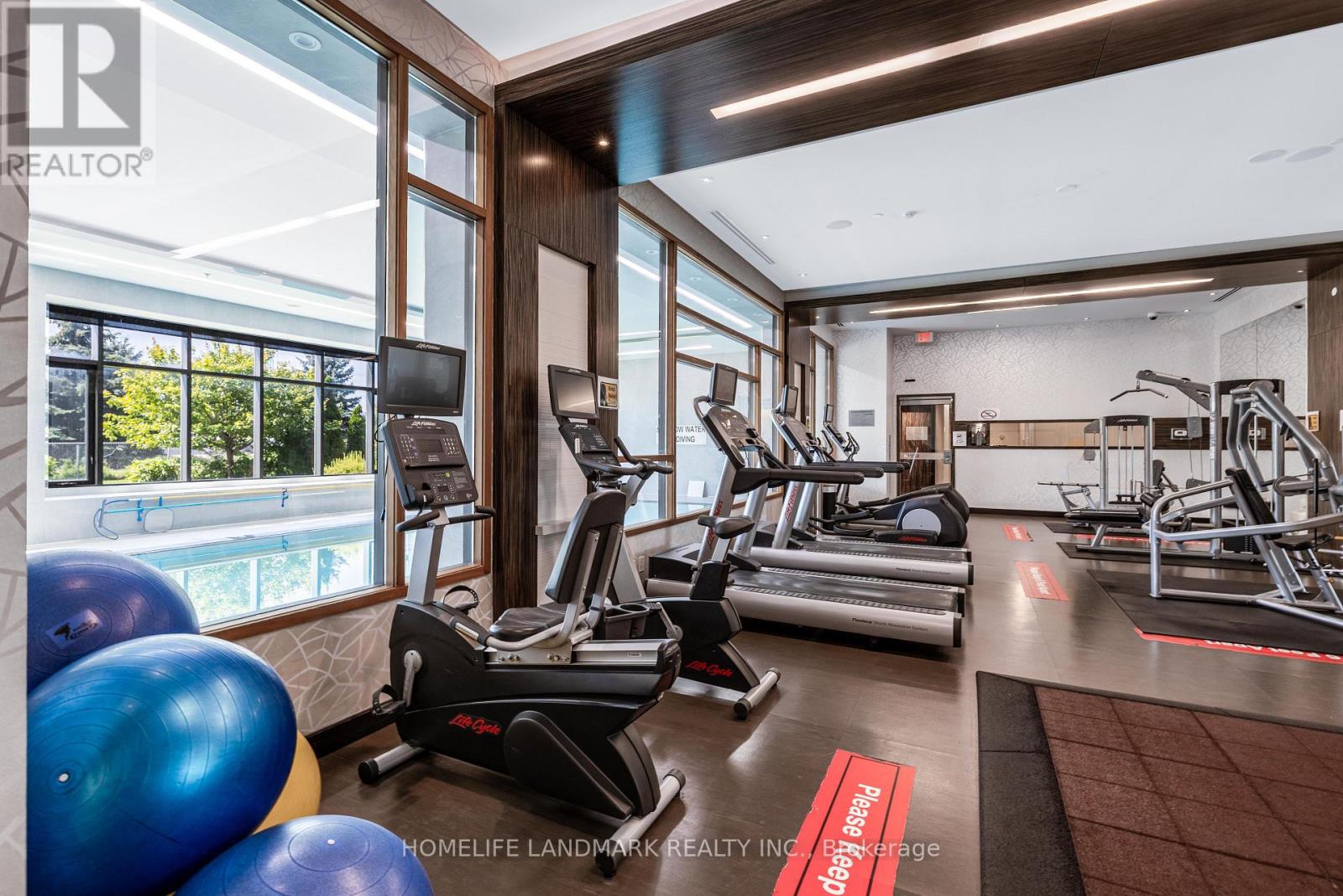 #325-PH9 325 SOUTH PARK ROAD - 20
