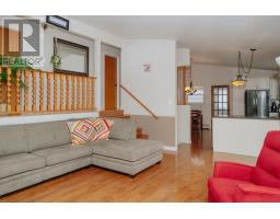 58 Byrd Avenue thumbnail 12