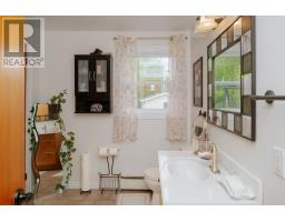 58 Byrd Avenue thumbnail 24