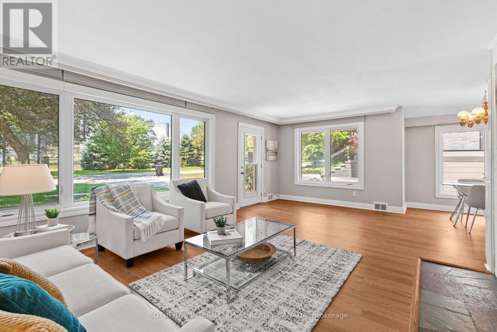 9 BABINGTON COURT - 12