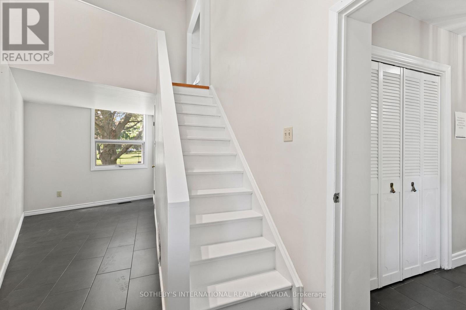 9 BABINGTON COURT - 19