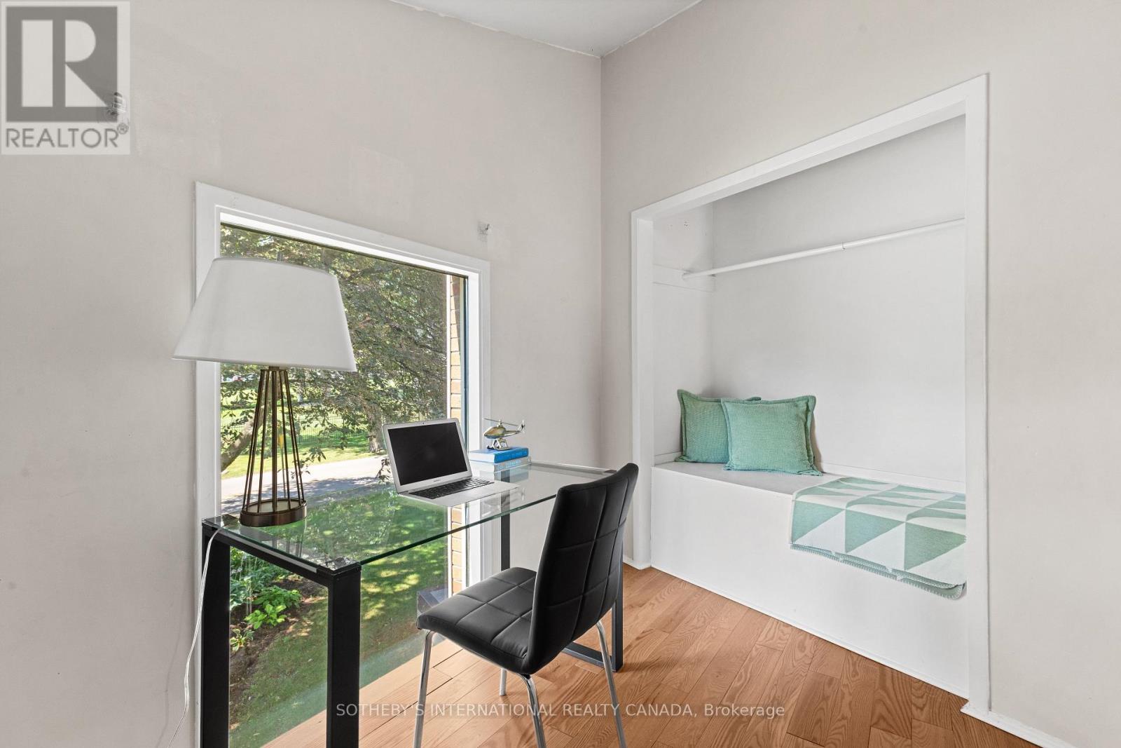 9 BABINGTON COURT - 23