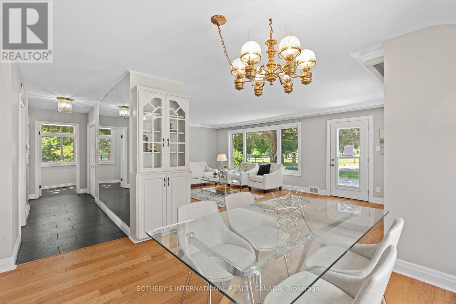 9 BABINGTON COURT - 8
