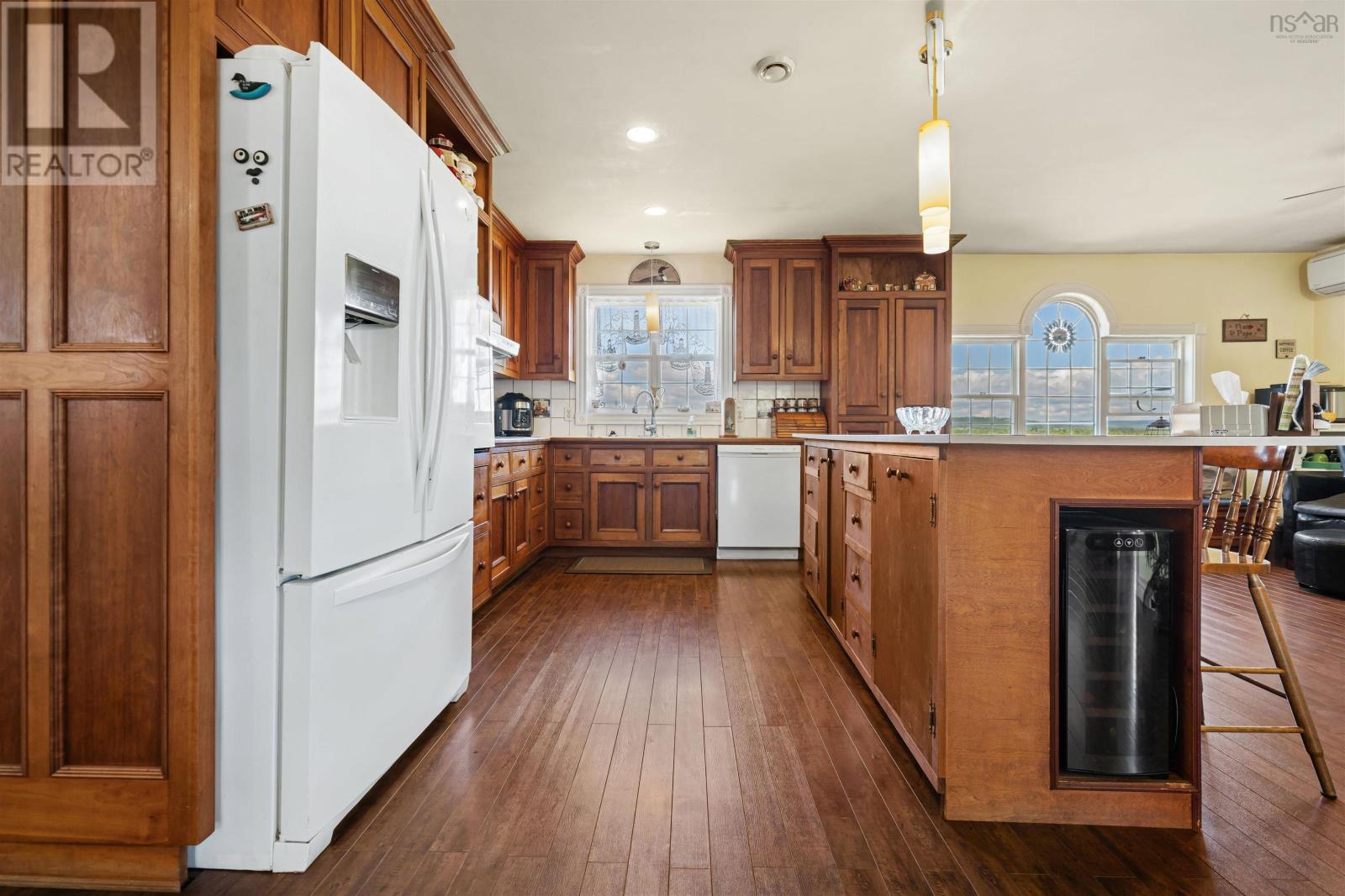 392 BIRCH HILL Road - 11