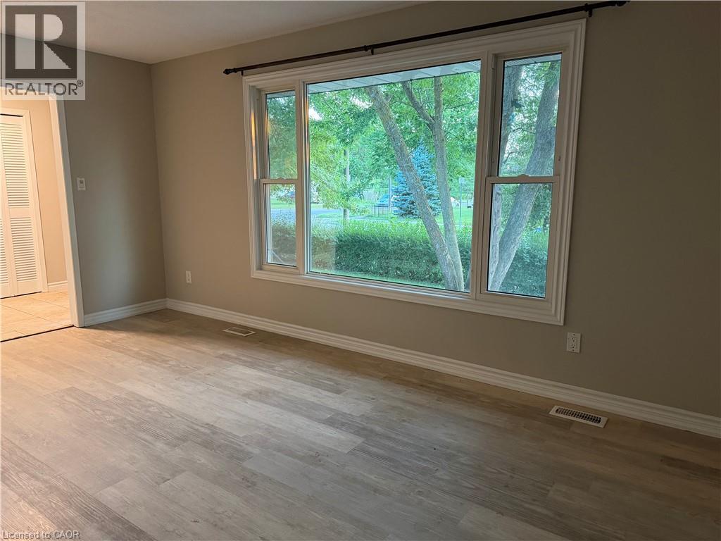 70 EAGEN Drive Unit# Upper Level — photo 3