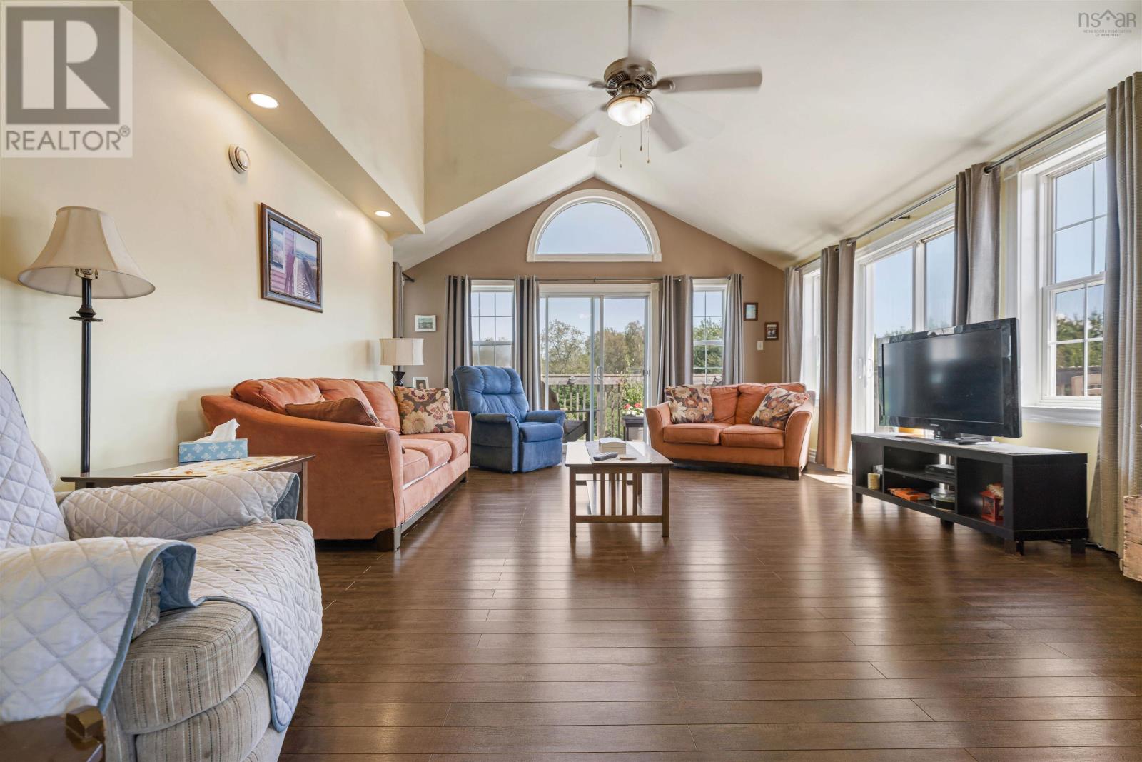 392 BIRCH HILL Road - 4