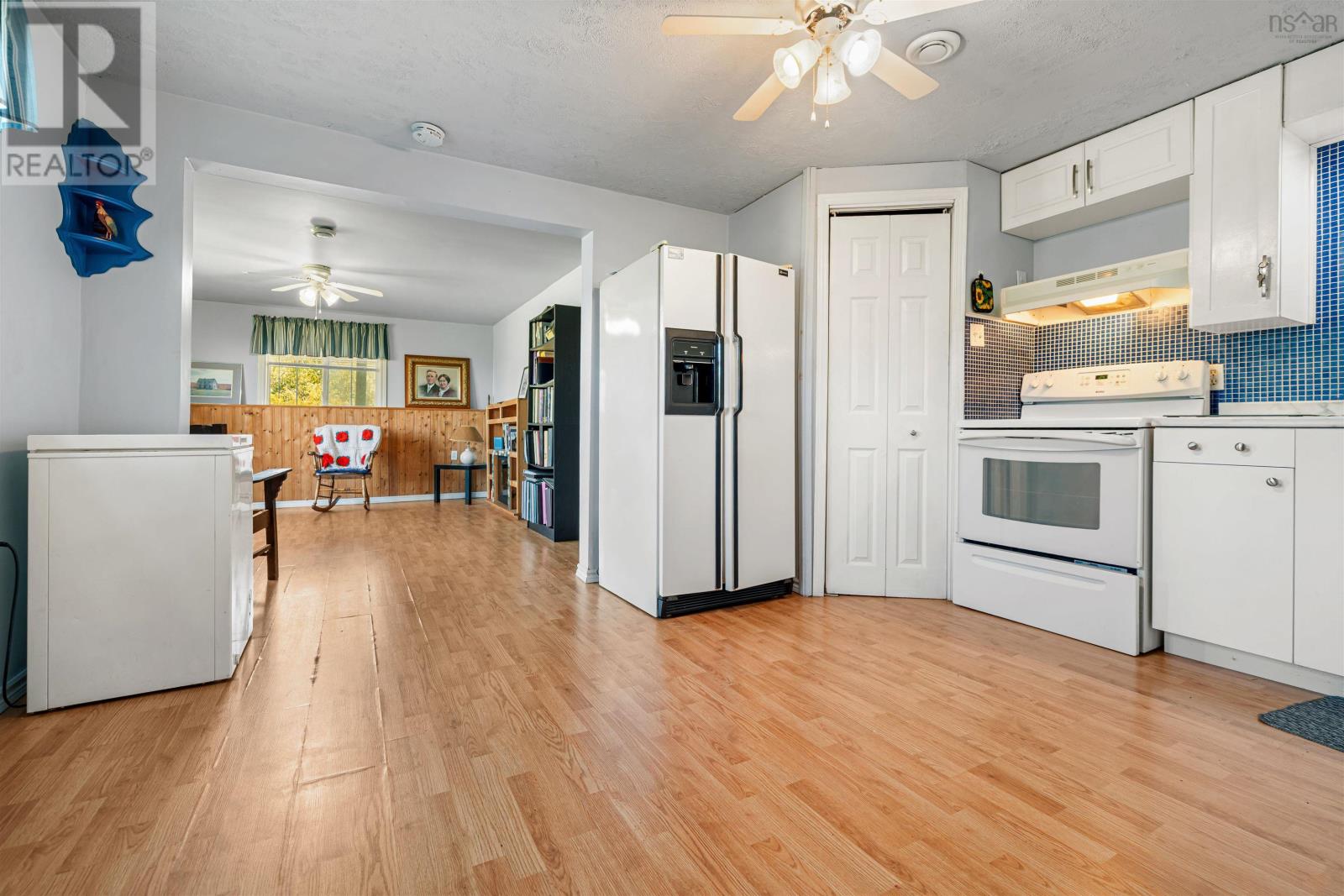 392 BIRCH HILL Road - 33