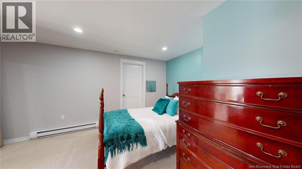 91 Rivershore Drive - Image 32