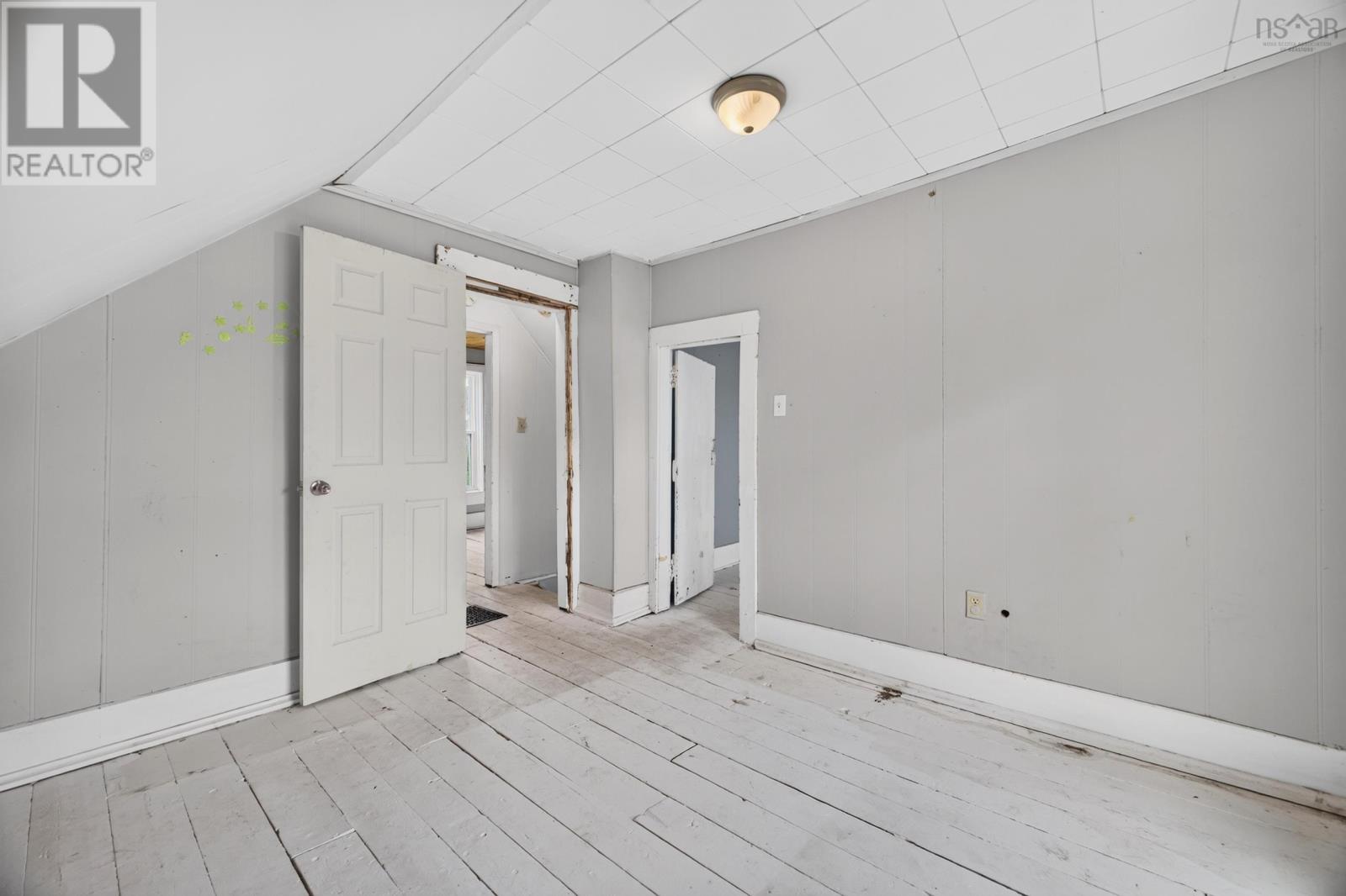 Property 25 of 38 of 2149 COWAN Street