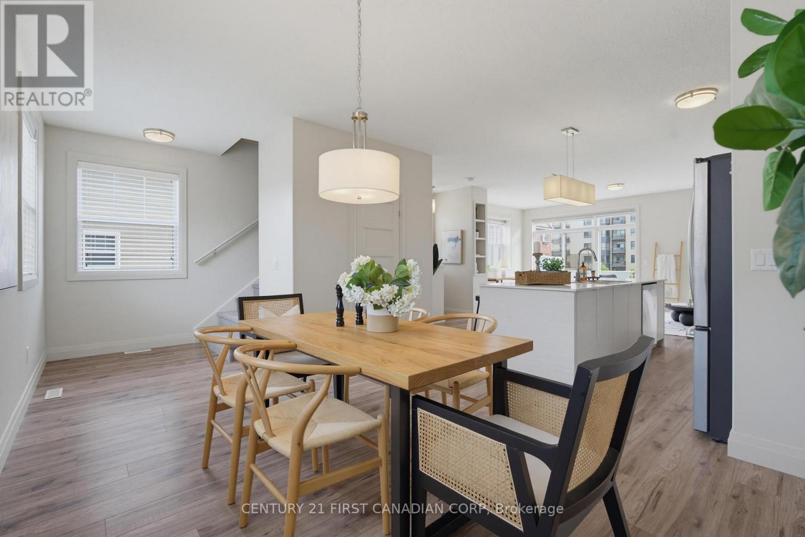 #71 1040 CORONATION DRIVE - Image 13
