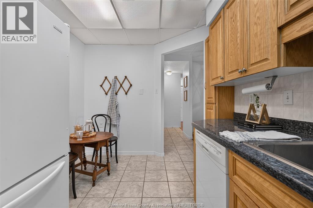 #203 3915 Southwinds DRIVE - 23