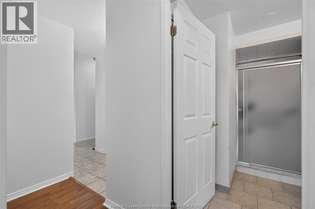 #203 3915 Southwinds DRIVE - 25