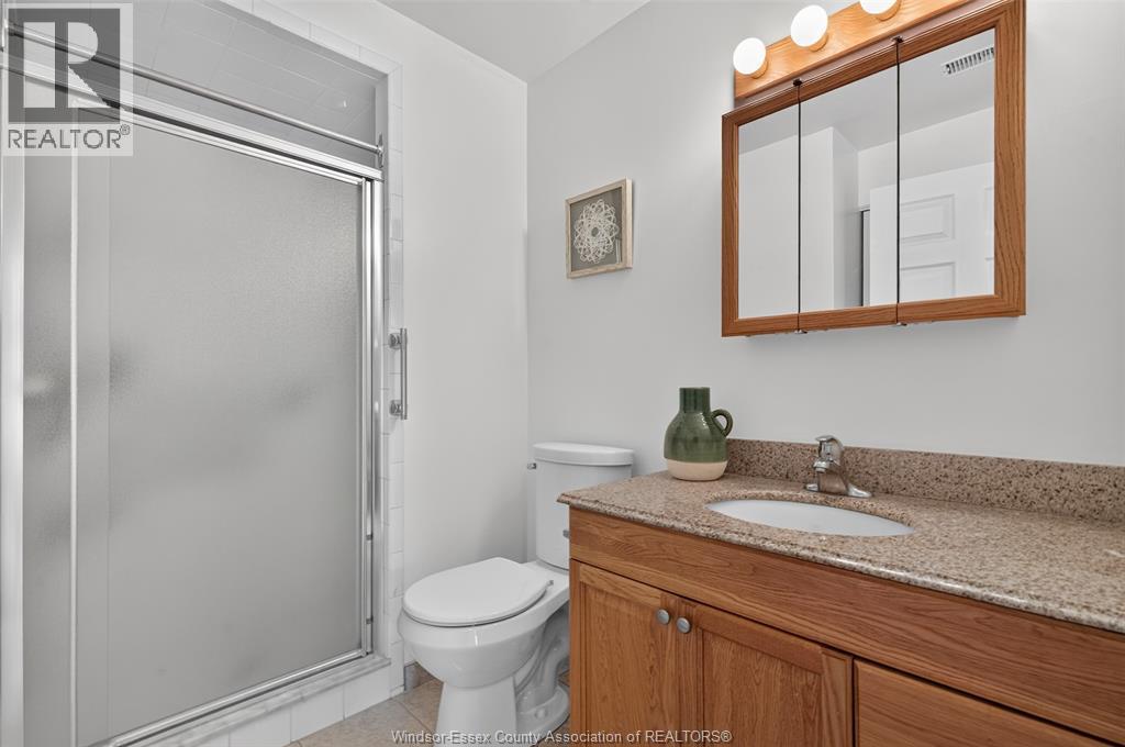 #203 3915 Southwinds DRIVE - 26