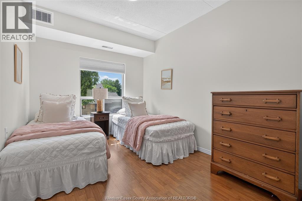 #203 3915 Southwinds DRIVE - 27