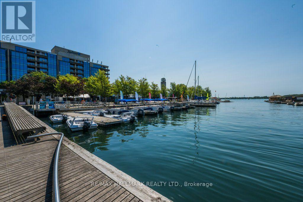 #404 251 QUEENS QUAY W - 34