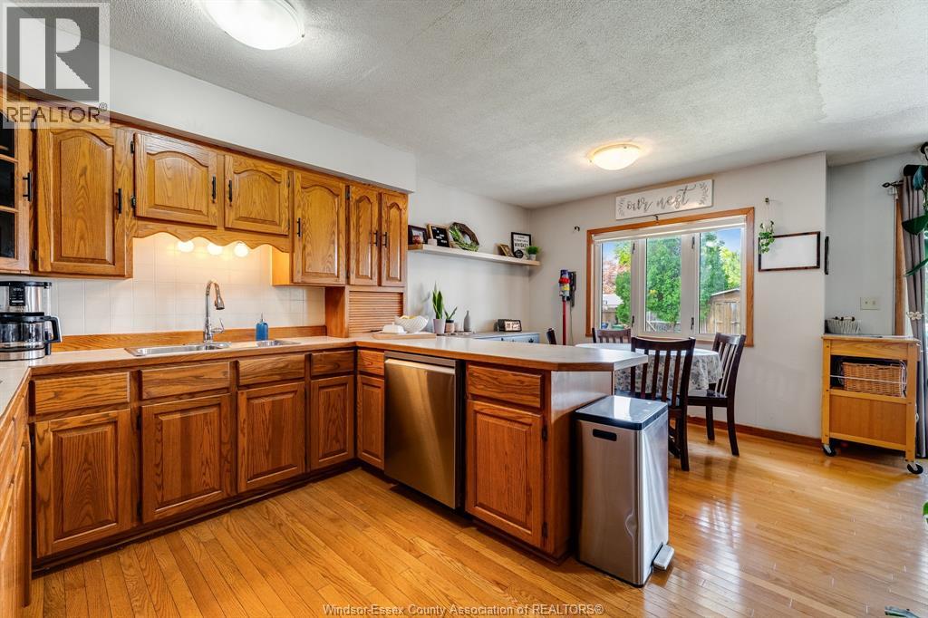 133 Maidstone AVENUE East - 3